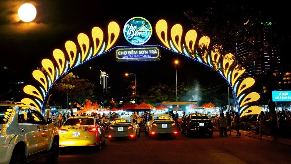 Chợ Đêm Sơn Trà - Địa điểm vui chơi ở Đà Nẵng về đêm
