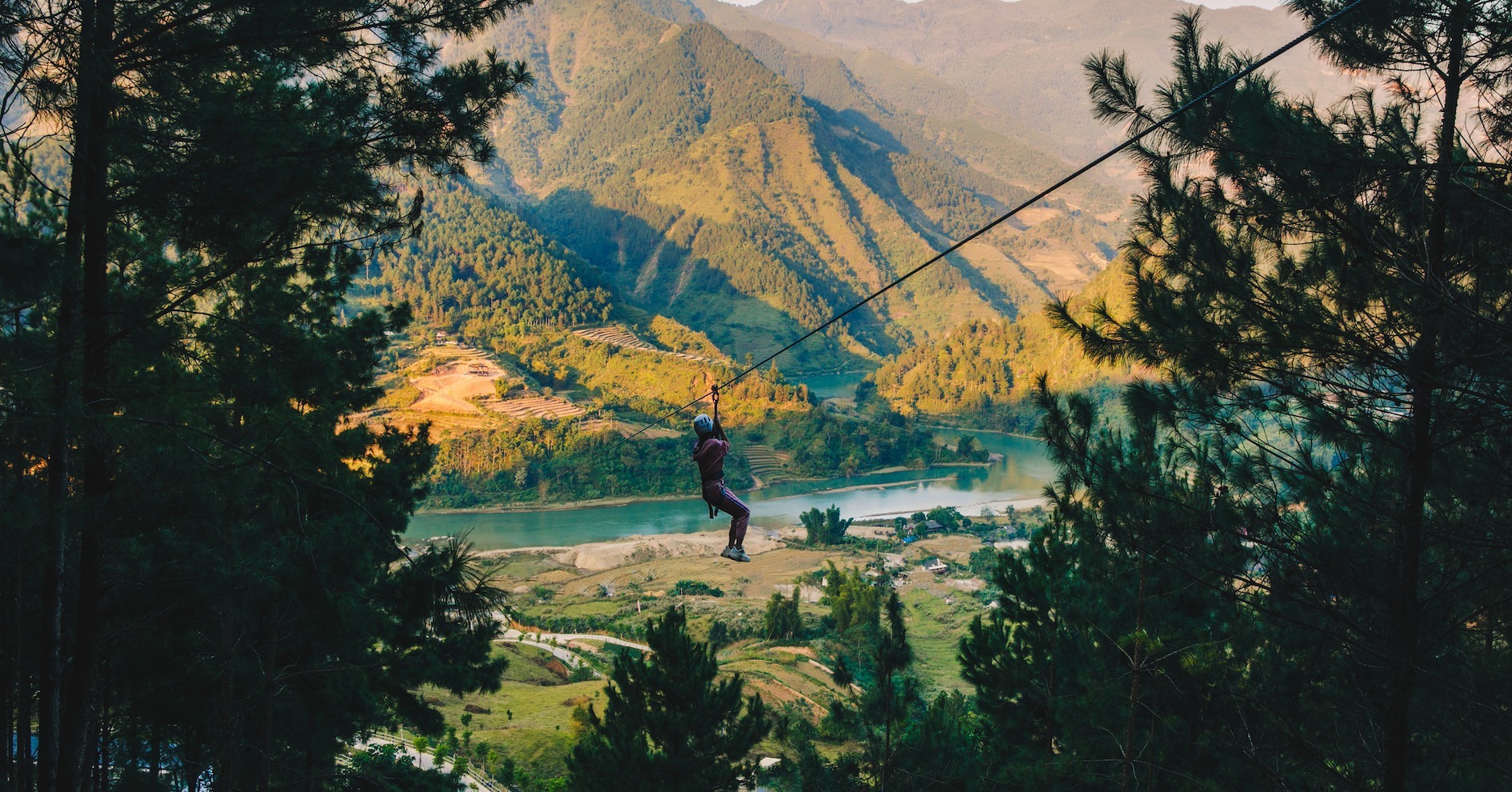 Zipline thỏa sức tận hưởng toàn bộ không gian Mù Cang Chải có được