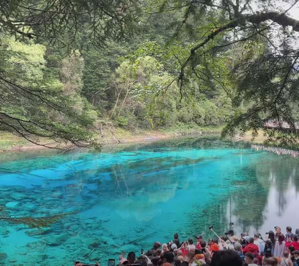 Hồ Ngũ Hoa tại Cửu Trại Câu