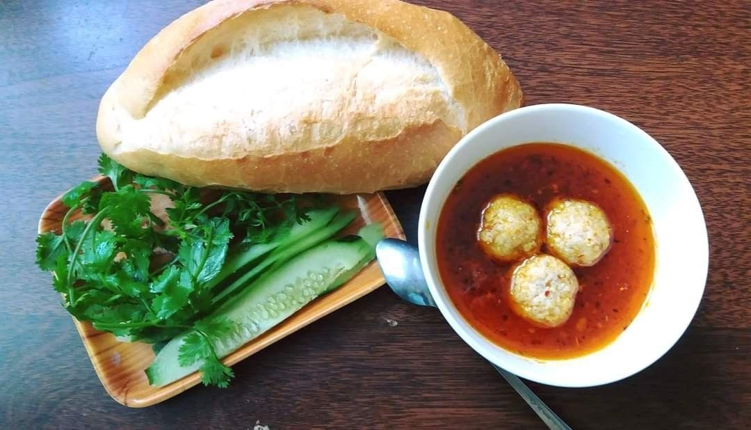 bánh mì xíu mại ở Đà Lạt