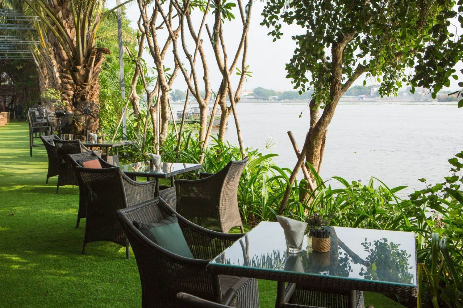 Top 10 Quán Café An Giang View Xịn Sò: Thưởng Thức Cà Phê Bên Dòng Sông Hậu