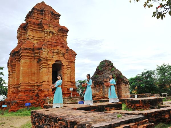 Khám Phá Những Bí Ẩn Trong Lịch Sử Tại Tháp Chàm Poshanư