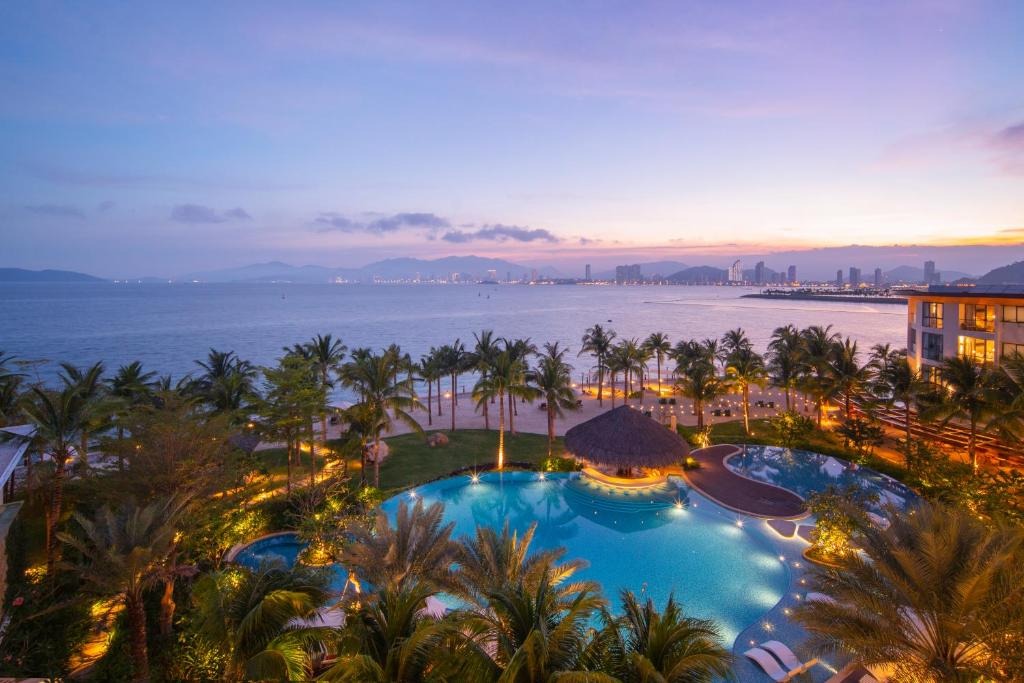 review-cac-resort-5-sao-duoc-uu-thich-tai-nha-trang-2025