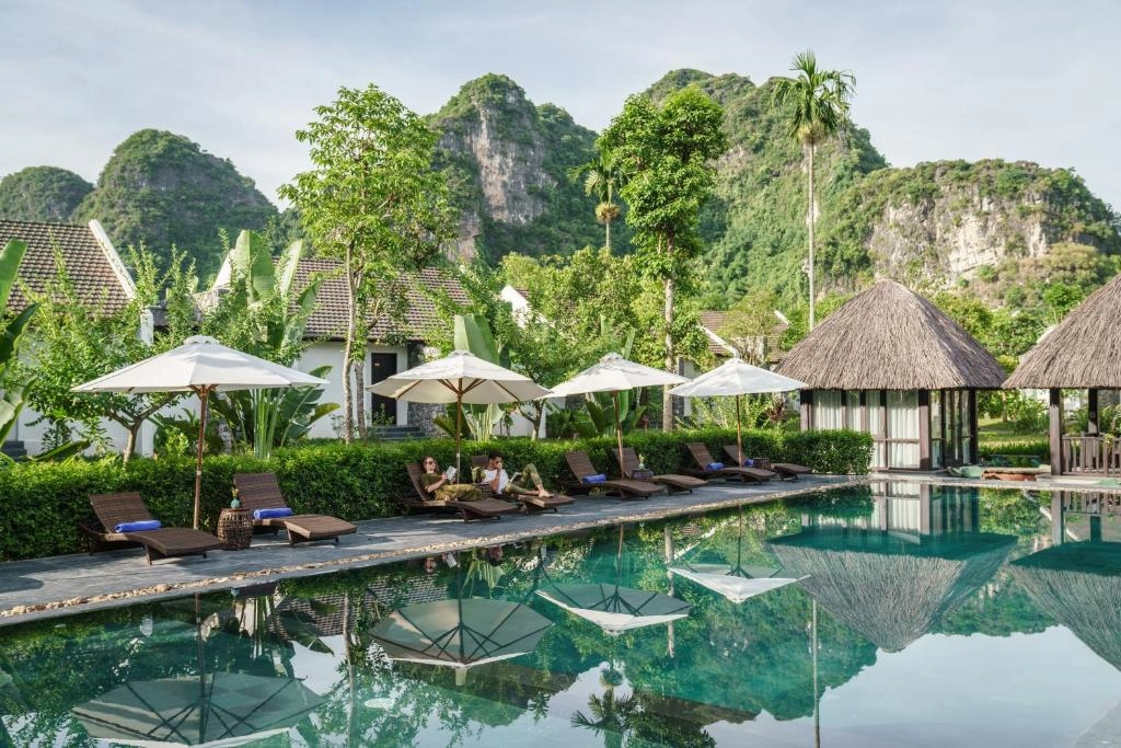 View thung lũng Tràng An buổi sáng – không gian nghỉ dưỡng đích thực
