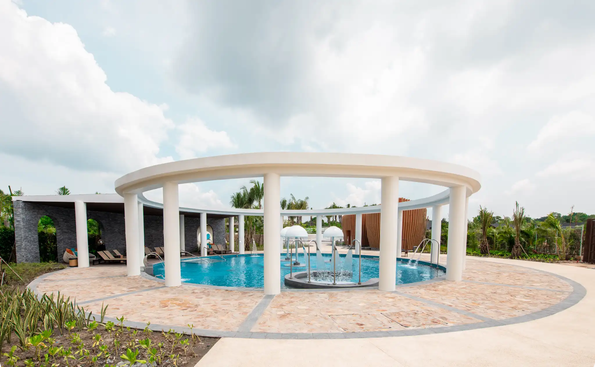 Suối nước nóng Minera Bình Châu 17