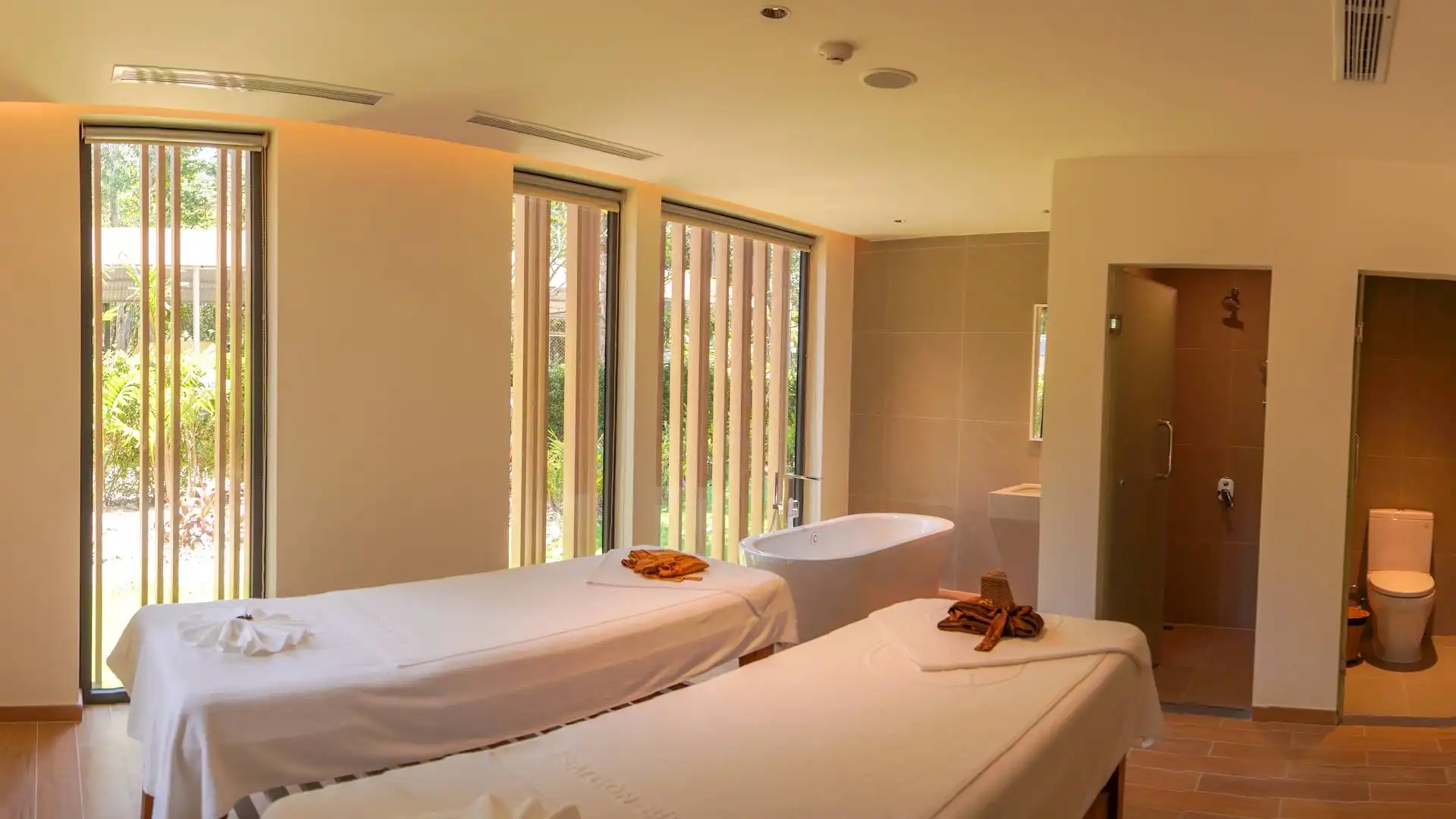 Suối nước nóng Minera Bình Châu 11